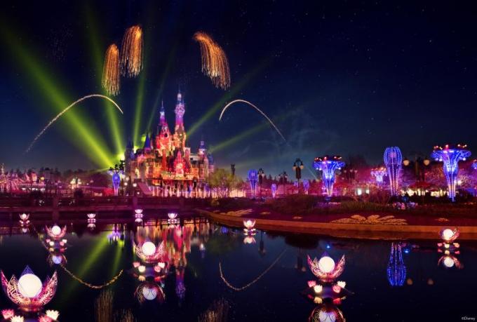 Up to 27,000 LED lights, more fountains and fireworks! Shanghai Disney's fireworks are coming soon